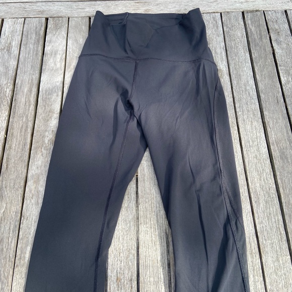 Invigorate Lululemon Leggings with Mesh siding - Picture 3 of 4
